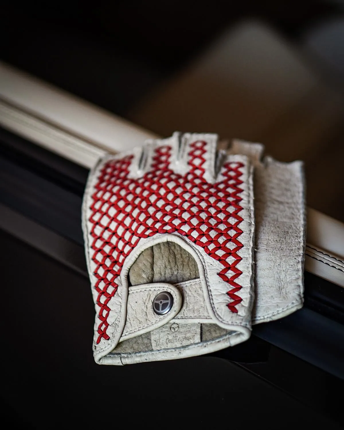 BESPOKE - Fingerless Peccary Leather Driving Gloves - Ivory/Red