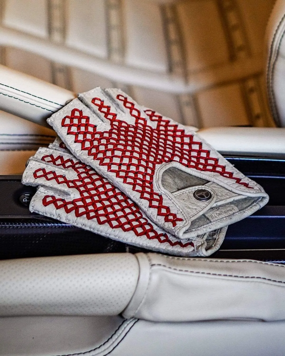 BESPOKE - Fingerless Peccary Leather Driving Gloves - Ivory/Red