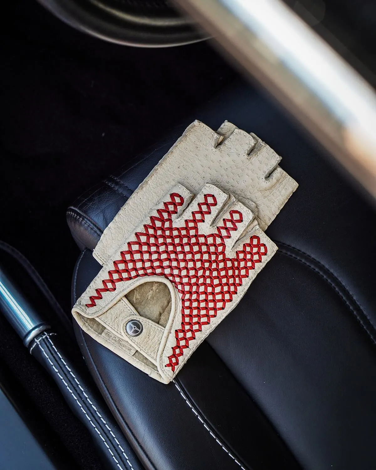 BESPOKE - Fingerless Peccary Leather Driving Gloves - Ivory/Red